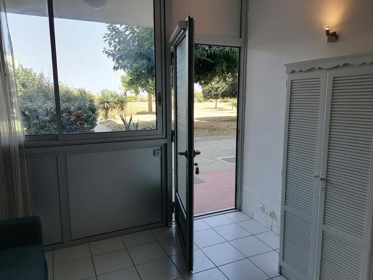 Ground Floor Studio With Access To Beach And Pool Le Barcarès Kültér fotó